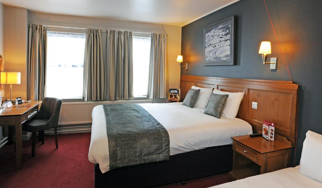 Brentwood Inn By Greene King Inns Rotherham Bilik gambar